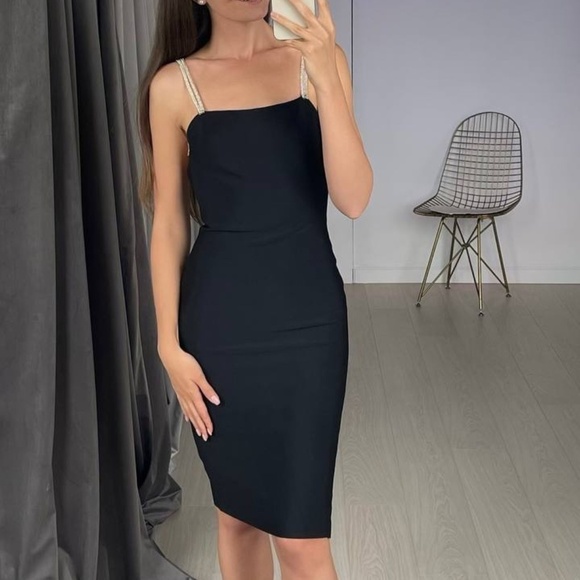 Stunning Backless Dress. Size S - Picture 4 of 4